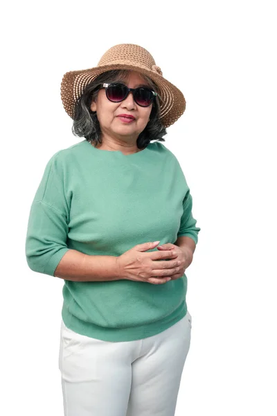 Портрет Счастливой Азиатской Пожилой Женщины Солнечных Очках Шляпе Стоящей Изолированно — стоковое фото