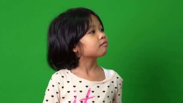 Portrait Happy Funny Asian Child Girl Green Screen Background Child — Stock Video