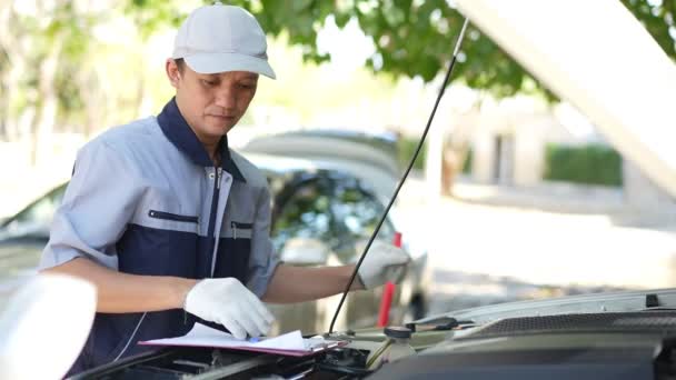 Auto Verificação Mecânica Manutenção Para Cliente Motor Veículo Carro Capa — Vídeo de Stock