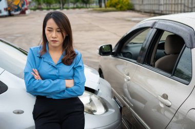 Kadın sürücüler, trafik kazası geçirmedikleri için üzülürler..