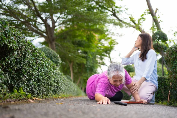Asian Senior Woman Fell Lying Floor Because Faint Limb Weakness — Stok Foto