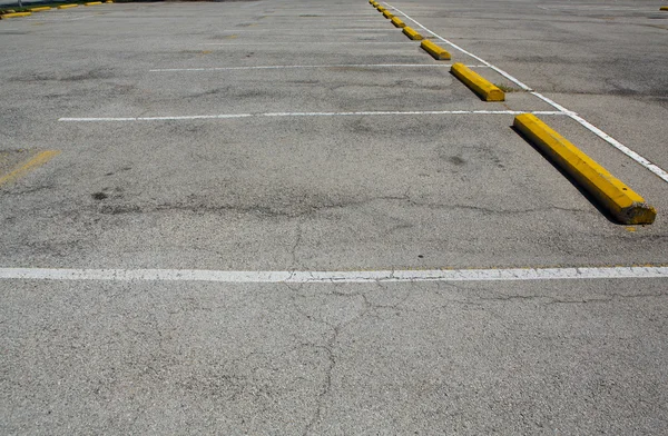 Empty Parking Spaces — Stock Photo, Image