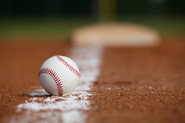 Бейсбол на крейдяній лінії Ліцензійні Стокові Фото