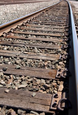 tren yolu eğme