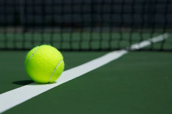 Tenis topu ile net arka plan