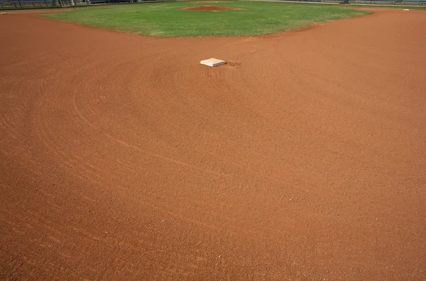 Бейсбольное поле со второй базы — стоковое фото