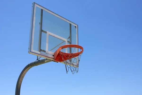 Basketbal buiten hoepel — Stockfoto