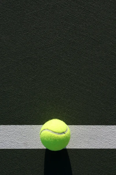 Tennis Ball on the Court — Stock Photo, Image