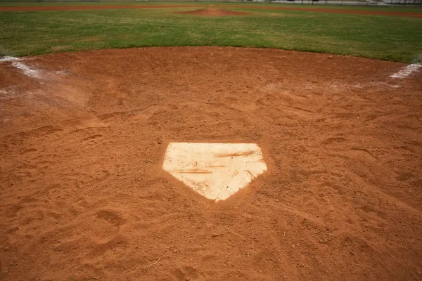 beyzbol sahası evde plaka