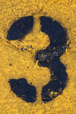 boyalı asfalt üzerinde üç numaralı