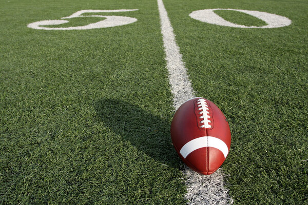 Американский футбол с линией за 50 ярдов
