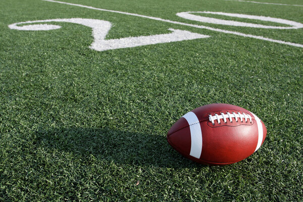 Футбол вдоль Двадцати Ярдов
