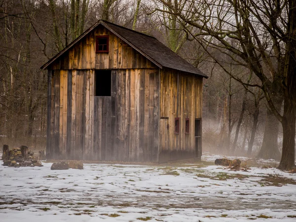 Vervallen oude huis — Stockfoto