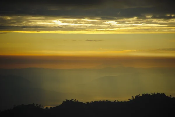 Dağ manzarası, Tayland phulomlo — Stok fotoğraf