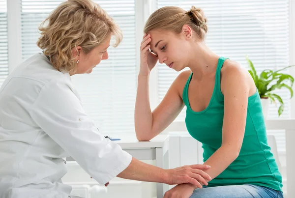 Doctor and patient — Stock Photo, Image