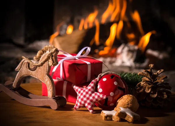 Scena di Natale con regali di albero — Foto Stock