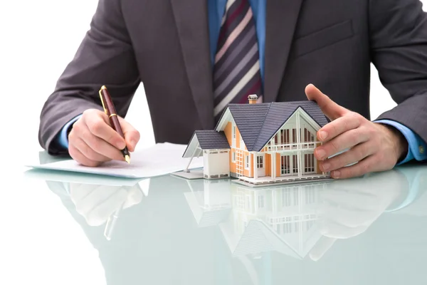 Purchase agreement for house — Stock Photo, Image