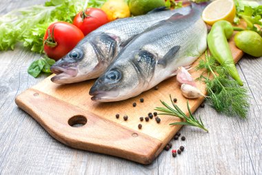 taze bütün deniz baslar