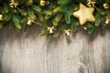 Ahşap arka planda Noel süslemesi
