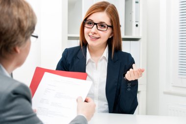 iş başvurusunda bulunan bir röportaj sahip