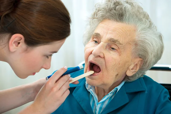 Medicinsk undersökning — Stockfoto