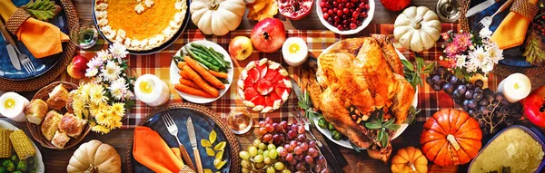 Festlig Kalkon Middagsbord Thanksgiving Firande Traditionell Middag Koncept — Stockfoto