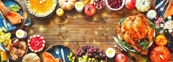 Thanksgiving Firande Traditionell Middag Koncept Festlig Kalkon Middagsbord Med Kopia — Stockfoto