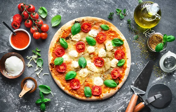 Sprød Italiensk Pizza Med Ricotta Tomater Basilikum Sund Ernæring Vegansk - Stock-foto