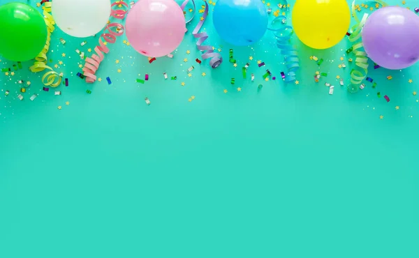 Decoração Festa Aniversário Com Balões Vaporizadores Confetes Imagem De Stock