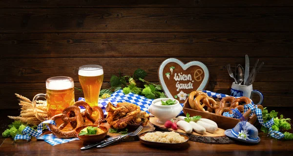 Festive Served Table Bavarian Specialities Sausages Pork Knuckle Pretzels Sweet — Fotografia de Stock