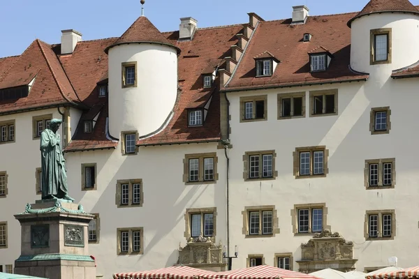 Edificios antiguos en Schillerplatz, Stuttgart — Foto de Stock