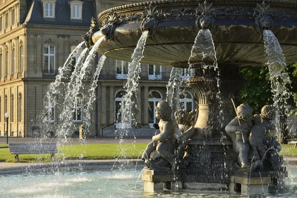 Brunnen und Burg, stuttgart — Stockfoto