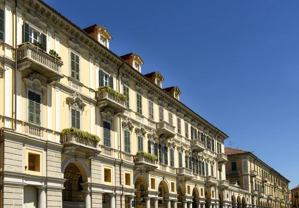Garibaldi Meydanı, alessandria, İtalya'da arcade