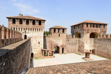 büyük kuleleri ana avlu soncino Kalesi