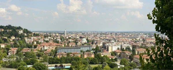 Cidade baixa paisagem urbana, Bergamo — Fotografia de Stock