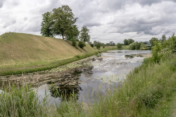 Cityscape Moats Green Ramparts Kastellet Fortification Shot Bright Cloudy Light — 图库照片