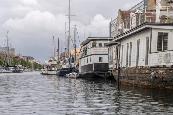 Copenhague 2022 Junho Luz Nublada Brilhante Pitoresco Canal Christianshavn Com — Fotografia de Stock