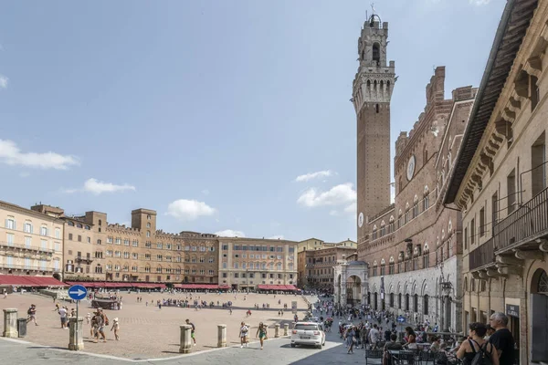 Siena 2022 July Cityscape Tourists Visiting Historical Picturesque Campo Square — Stockfoto