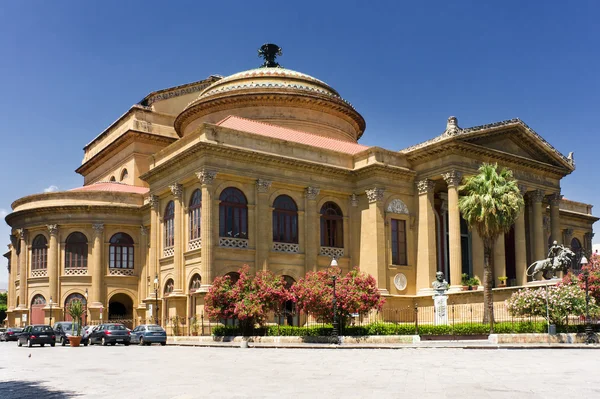 Teatr massimo w palermo, Sycylia, Włochy — Zdjęcie stockowe