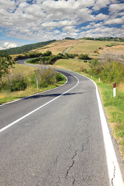 Verschlungene Landstraße — Stockfoto