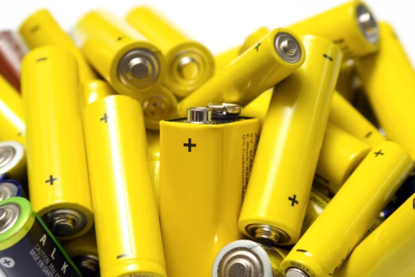 Sarı alkalin piller