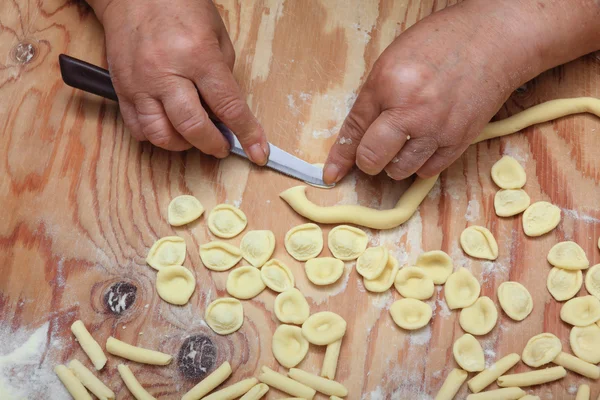 Orecchiette pasta zelfgemaakte — Stockfoto