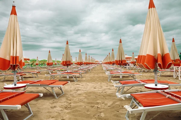 Pláž v zamračený den — Stock fotografie