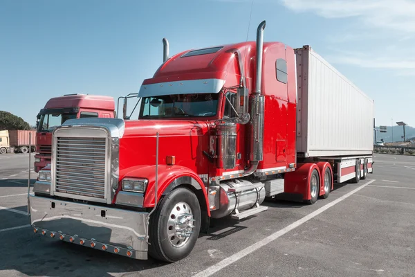 Красный грузовик США с хромированными деталями Стоковая Картинка