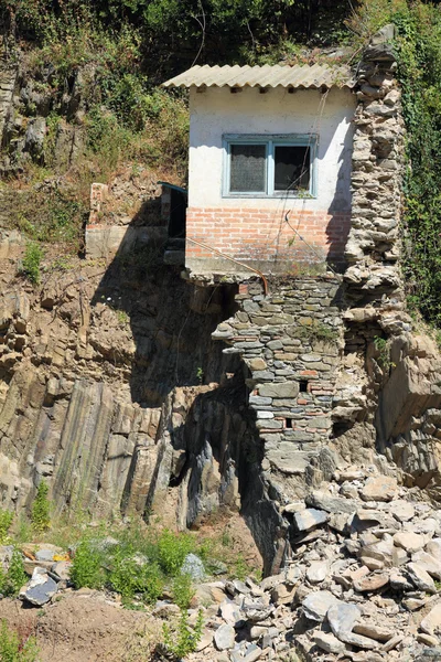 Casa en ruinas después de la inundación en Vernazza, Cinque Terre Italia —  Fotos de Stock