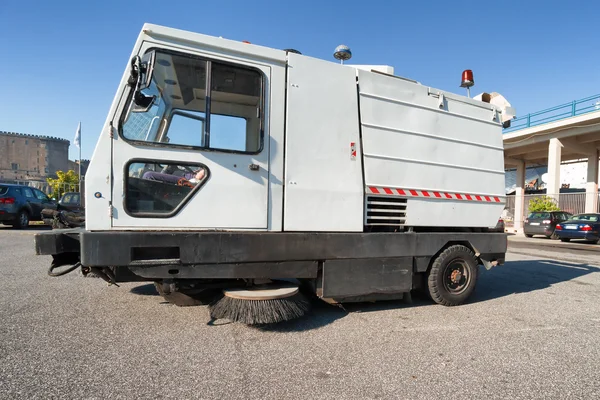 Balayeuse de rue machine de nettoyage — Photo