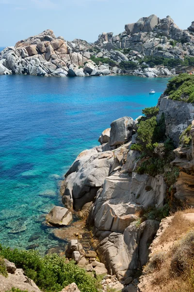 Sardinie pláže, nádherné moře v capo testa. Itálie — Stock fotografie