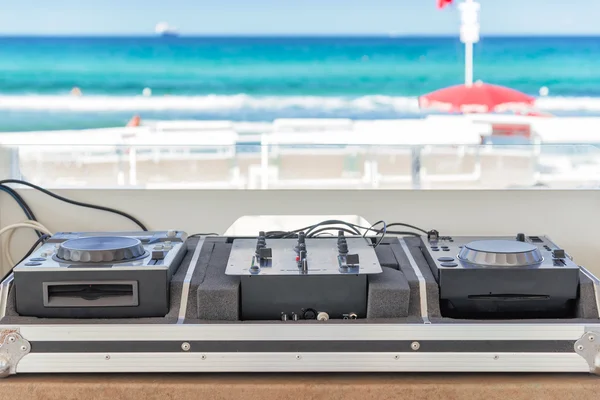 Dj console on the beach — Stock Photo, Image