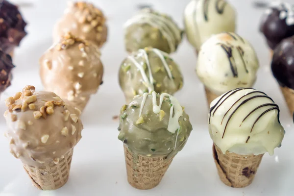 Mini-Eiszapfen mit unterschiedlichem Geschmack — Stockfoto