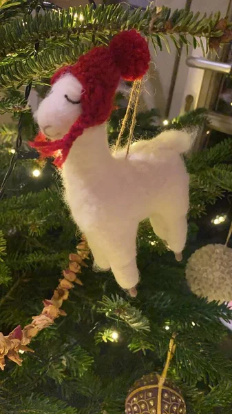 Close Llama Hat Christmas Decoration — Stockfoto